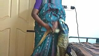 Saree xxx boob choosing